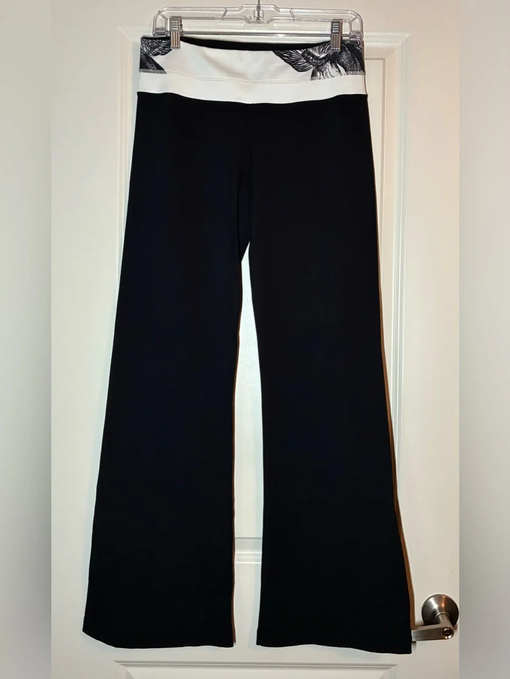Vintage Lululemon Groove Pant (Regular) in Black/Laceoflage Polar Cream Black 8